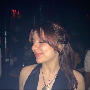 Meet your Posher, Coraly